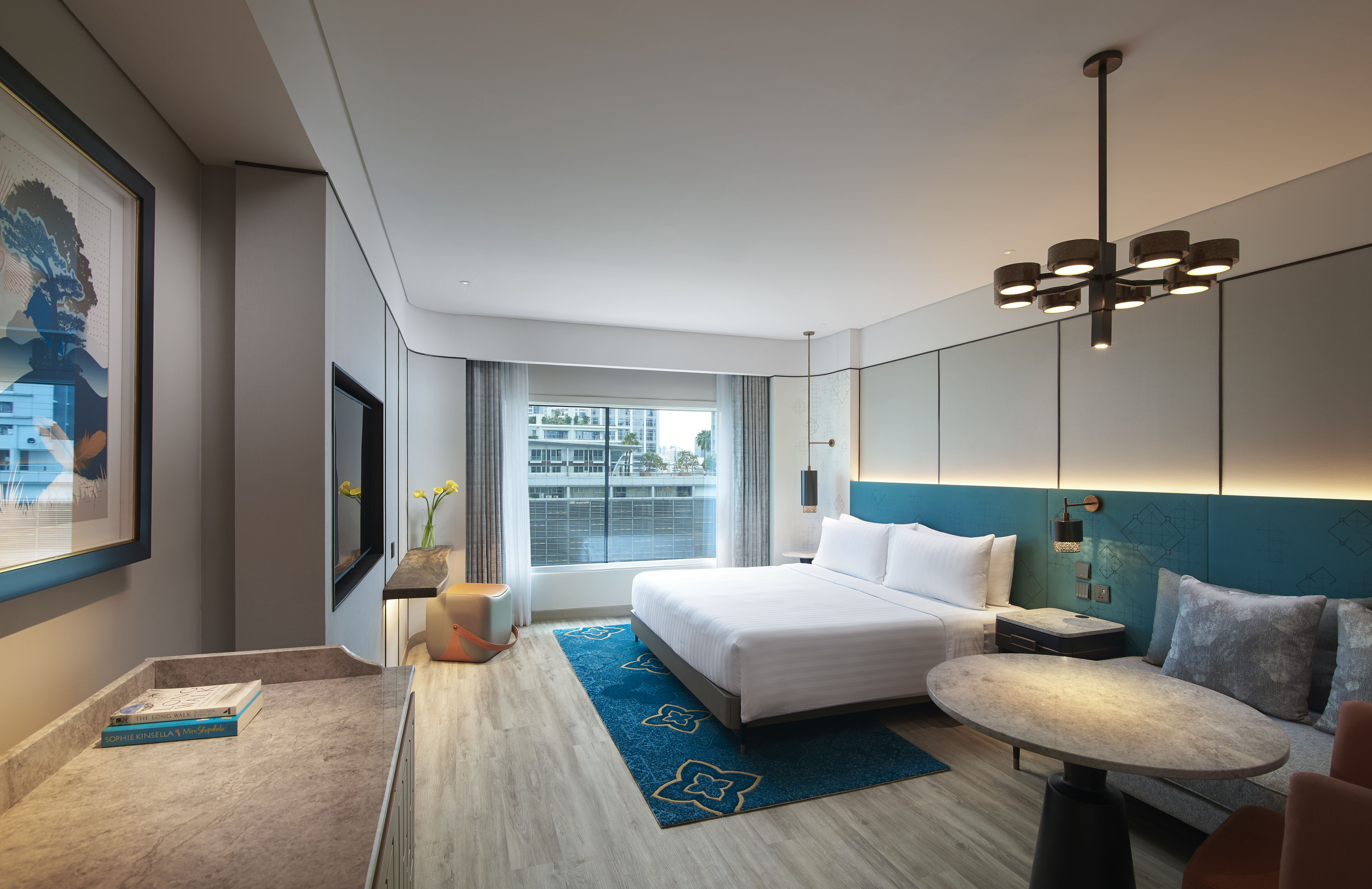 Premier King room with city view