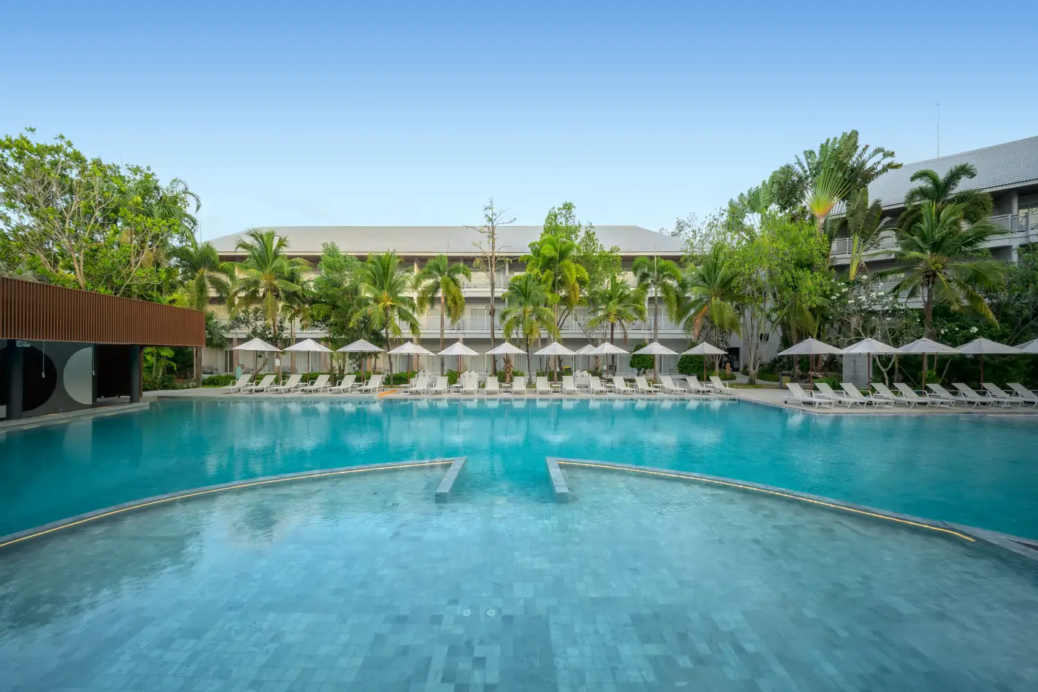 Main pool and garden wing at Centara Karon Resort