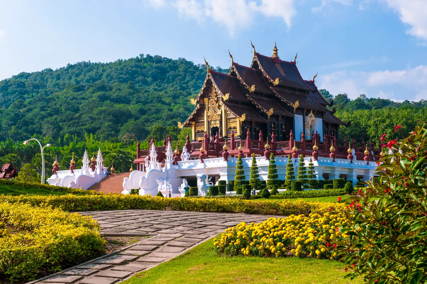 Flower displays at Royal Park Rajapruek