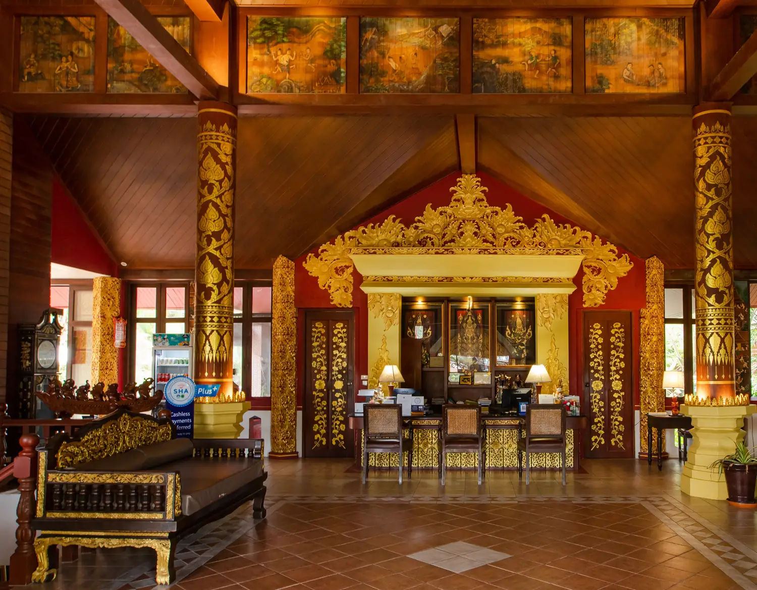 Open-air lobby