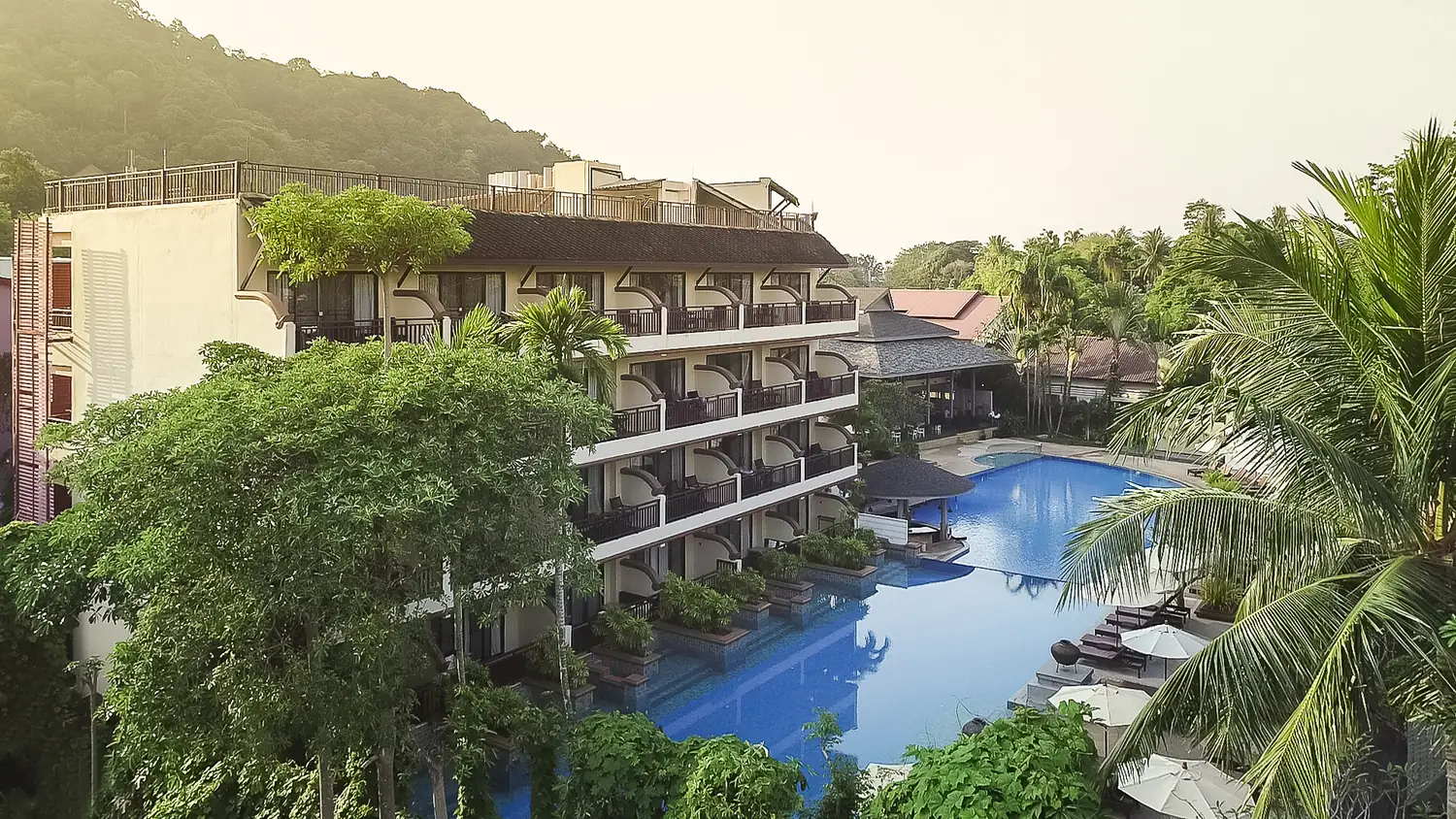 Pool wing and sundeck