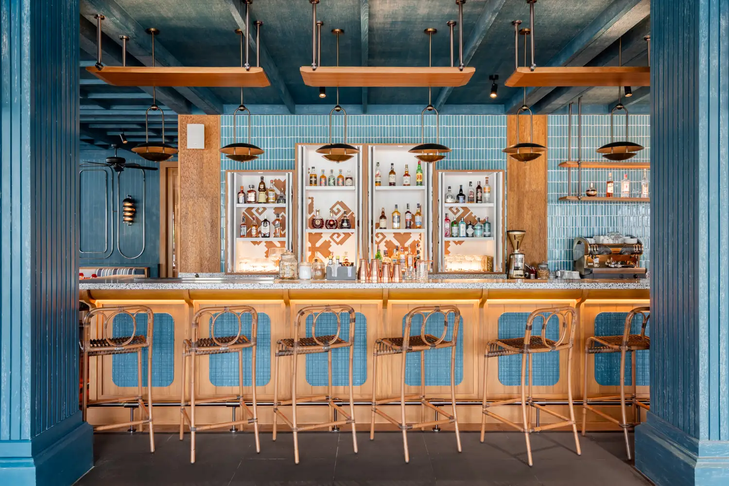 Terra Mar bar