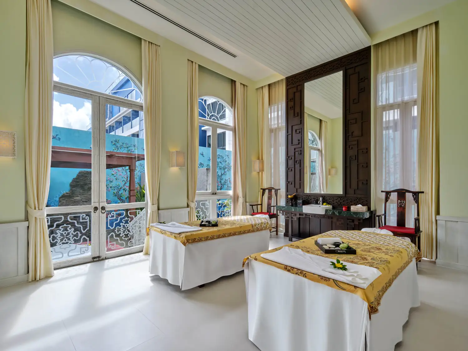 Spa treatment room with Sino-Portuguese detailing